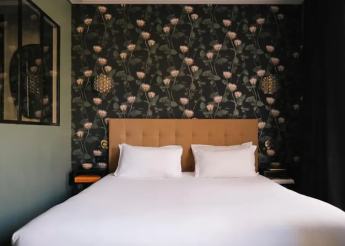 Rayz Eiffel Aparthotel